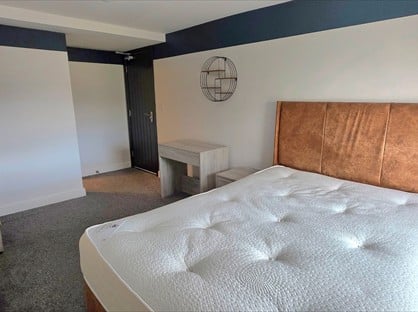 Room in a Shared House, Liscard Road, CH44
