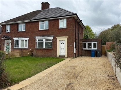 3 Bed Semi-Detached House, High St, WS7