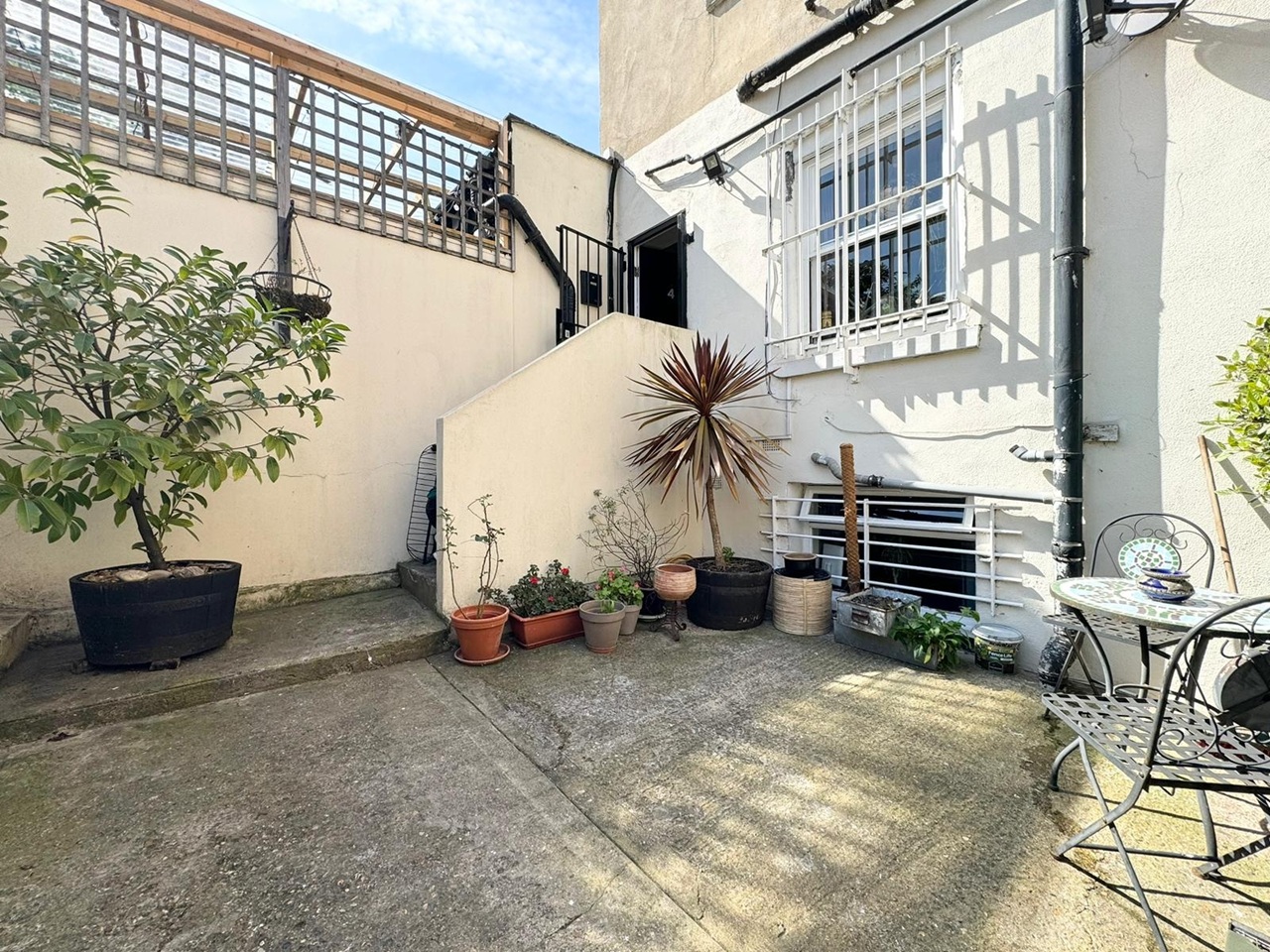 2 Bed Flat, Amhurst Road, E8 photo 5