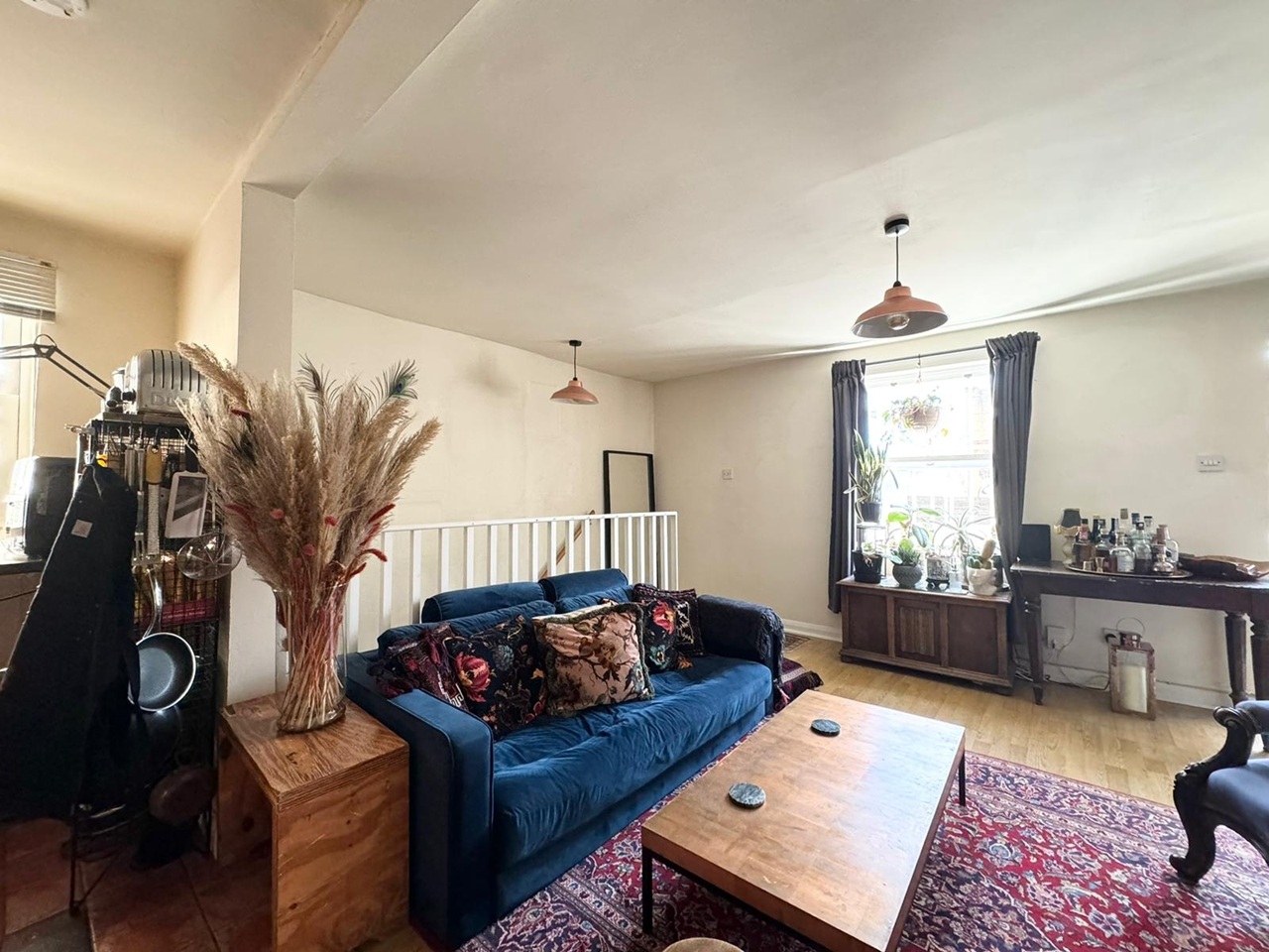 2 Bed Flat, Amhurst Road, E8 photo 2