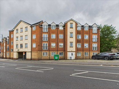 2 Bed Flat, Marton Court, WS3
