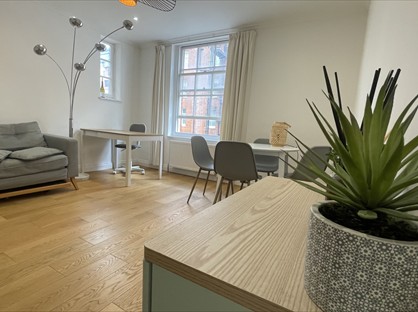 1 Bed Flat, Stirling Court, WC2E