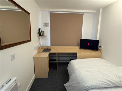 Studio Flat, North Bridge Street, SR5