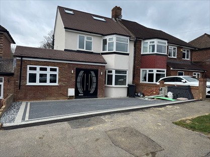 6 Bed Terraced House, The Greenway, KT18