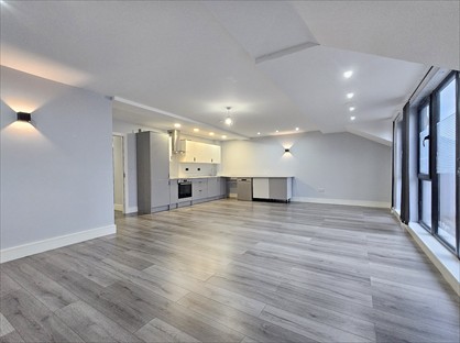 2 Bed Flat, Henry Road, EN4
