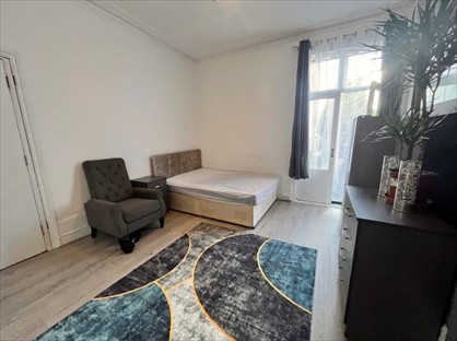 Room in a Shared Flat, Hainthorpe Road, SE27
