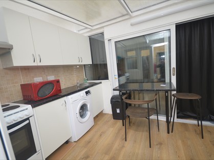 1 Bed Flat, Shropshire Close, CR4