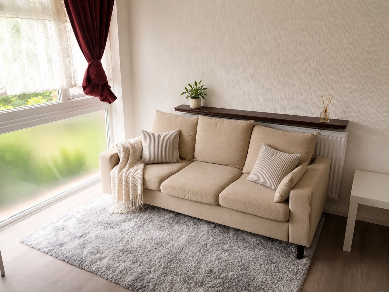 3 Bed Terraced House, Botham Close, M15 photo 3