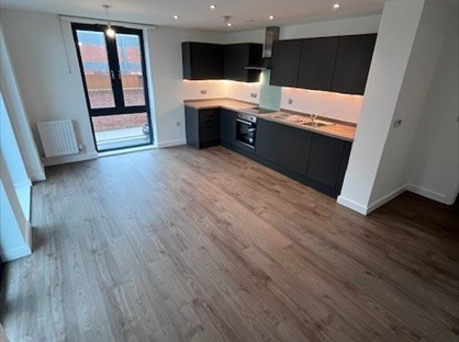 3 Bed Flat, Stanley Wharf, L5