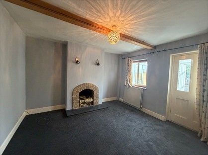 3 Bed End Terrace, Hollis Row, RH1