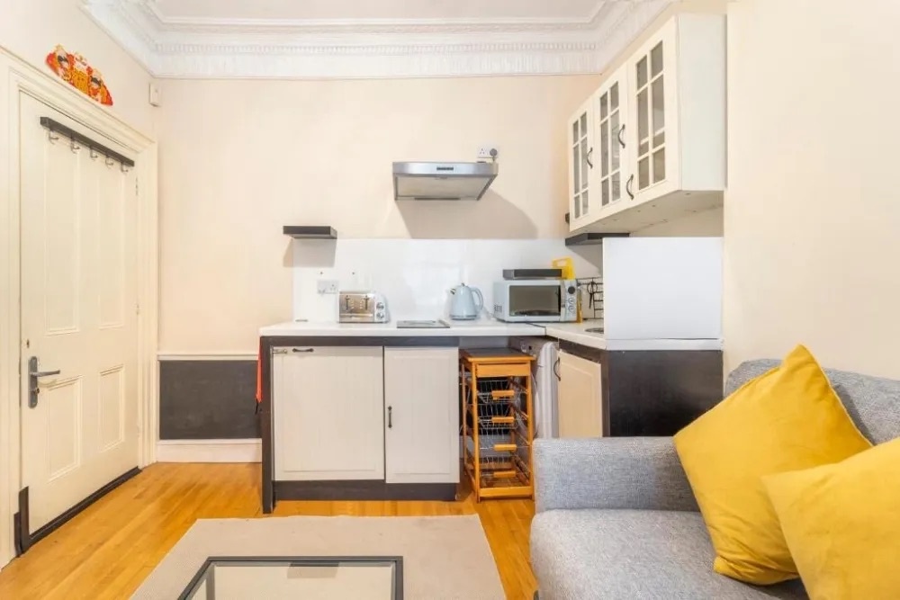 Additional image 2 of Studio Flat, Craven St, WC2N, N1 7GU
