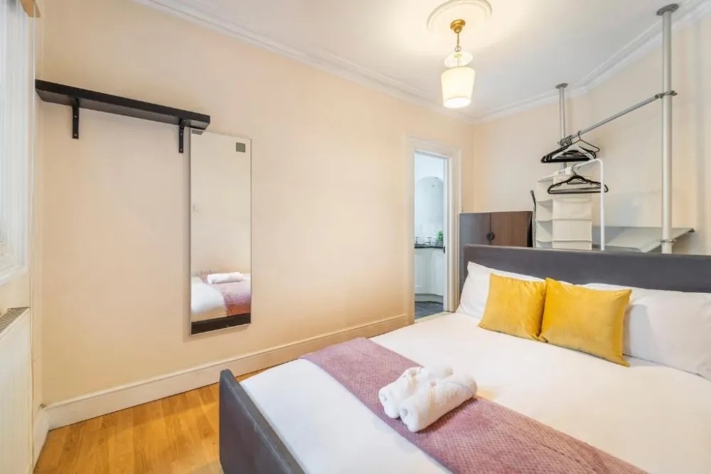 Additional image 3 of Studio Flat, Craven St, WC2N, N1 7GU