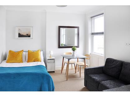 Studio Flat, Hammersmith Grove, W6