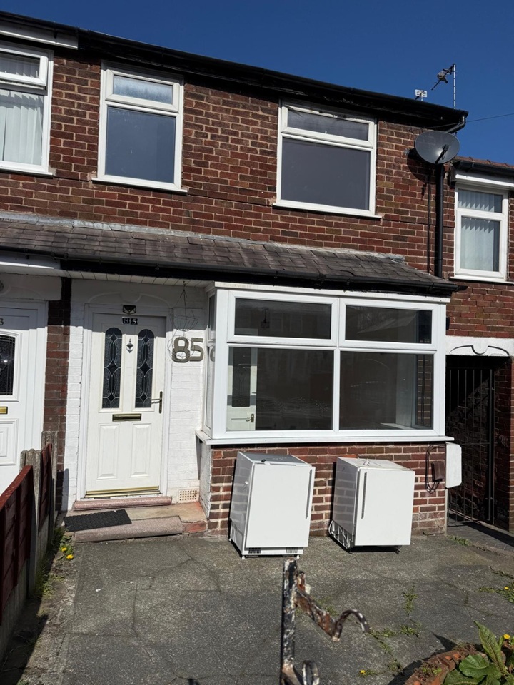 3 Bed Semi-Detached House, Kearsley Road, M8 – photo 1