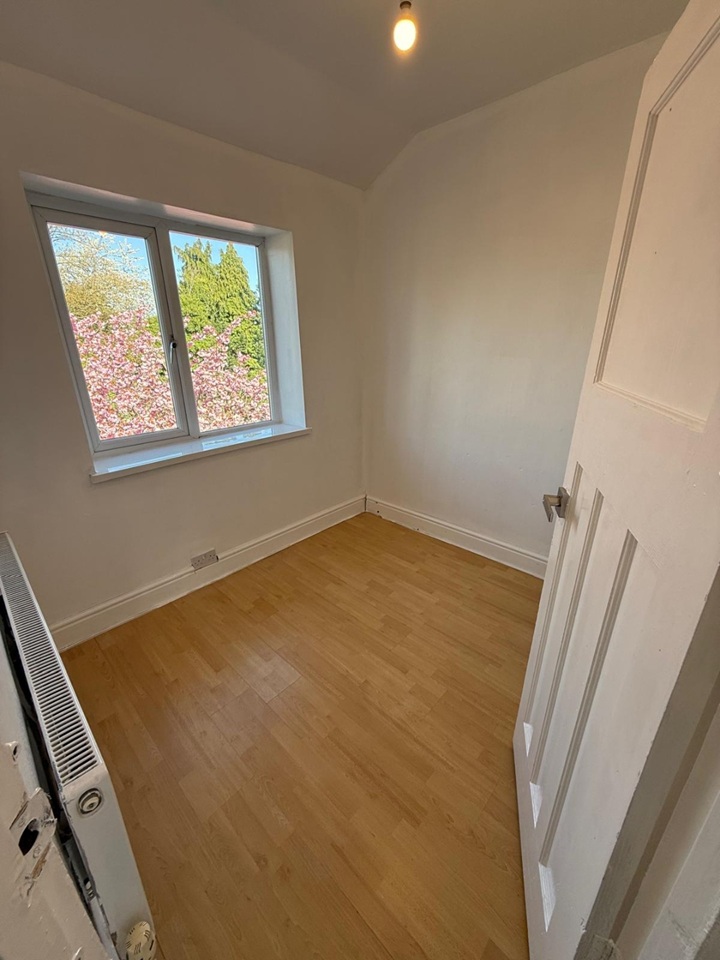 3 Bed Semi-Detached House, Kearsley Road, M8 – photo 8