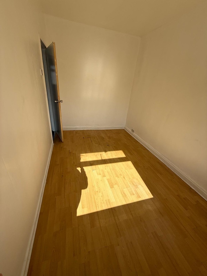 3 Bed Semi-Detached House, Kearsley Road, M8 – photo 9