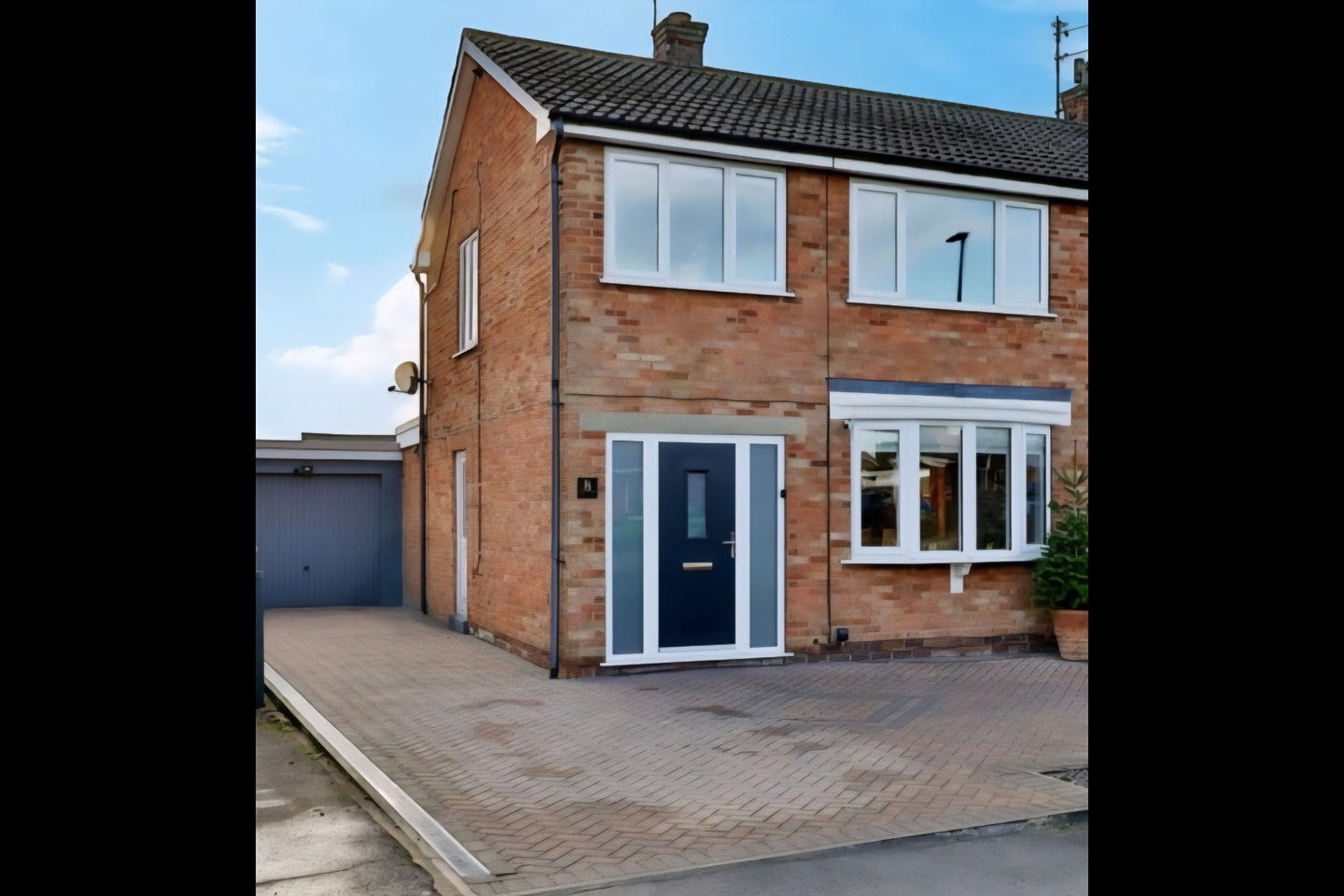 3 Bed Semi-Detached House, Deramore Drive West, YO10