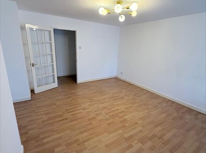 2 Bed Flat, Simms Gardens, N2