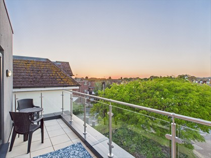 3 Bed Flat, Bexhill-On-Sea, TN39