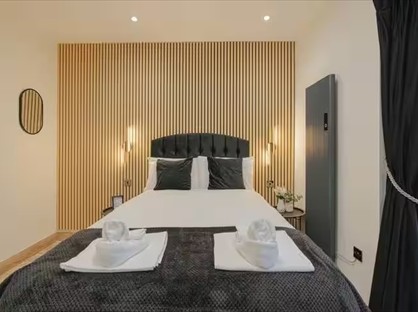 1 Bed Flat, Green St, EN3