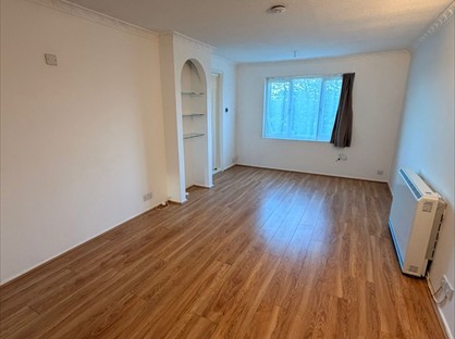 2 Bed Flat, Maltby Drive, EN1