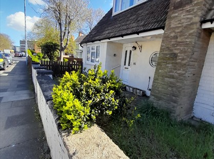 3 Bed Detached House, Parkvale Road, TS1