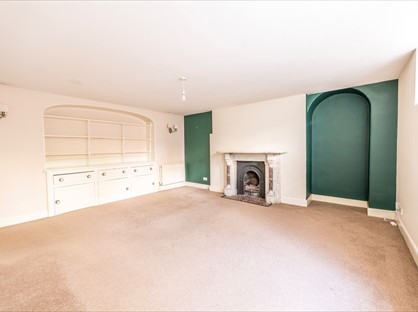 2 Bed Flat, Caledonia Place, BS8