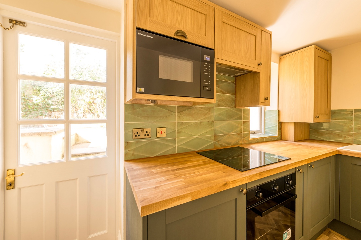 2 Bed Flat, Caledonia Place, BS8 photo 2