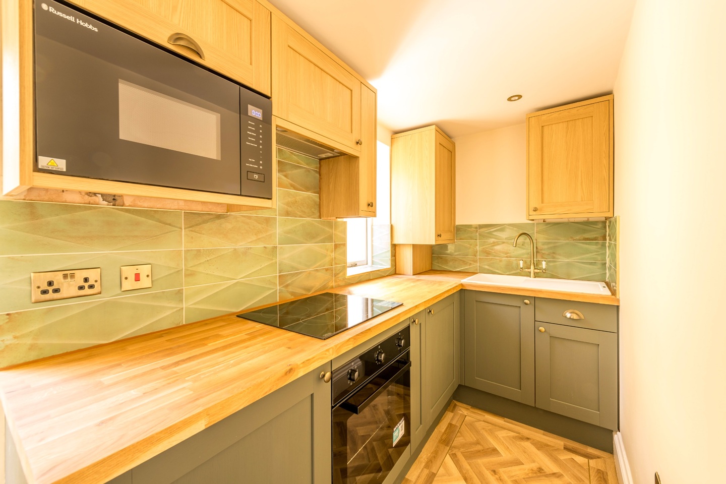2 Bed Flat, Caledonia Place, BS8 photo 3