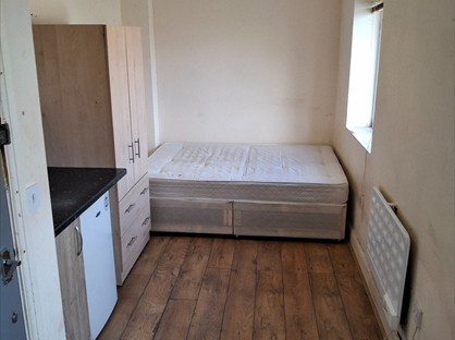 Studio Flat, Adolf St, SE6