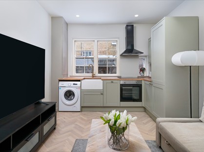2 Bed Flat, New Row, WC2N
