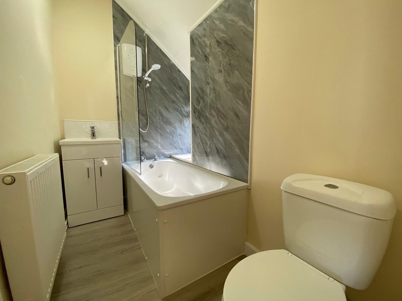 Bangor - 2 Bed Terraced House, Tyn Ardd, LL57 - To Rent Now for £750.00 p/m