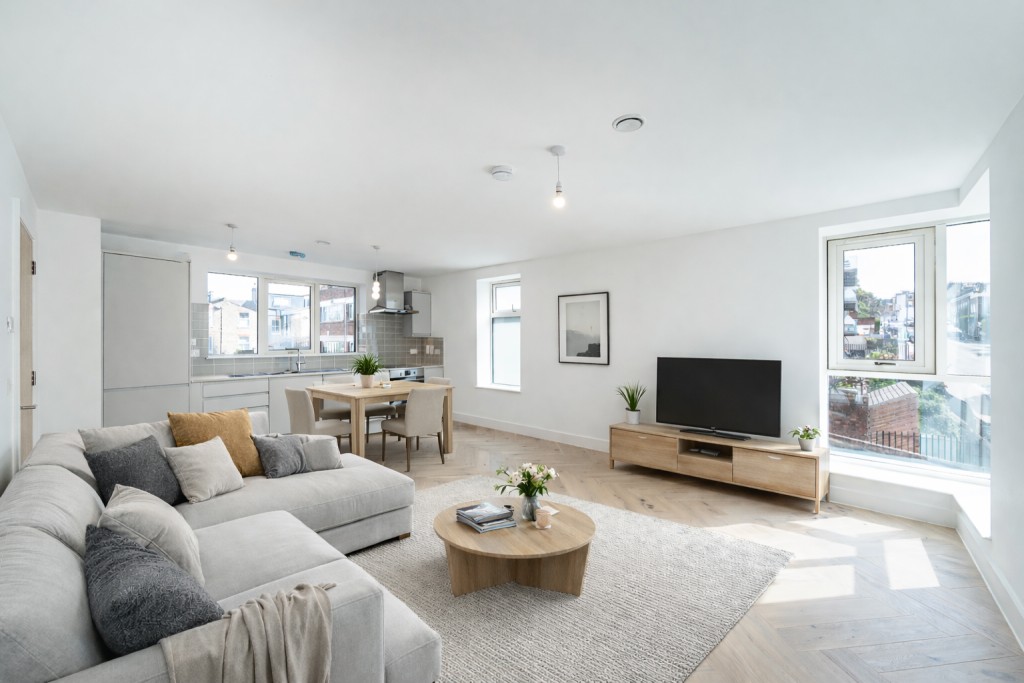 2 Bed Flat, Northcote Road, SW11 photo 3