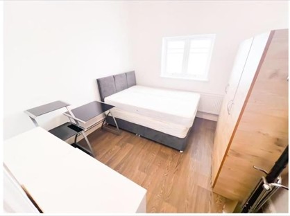 Room in a Shared House, Green Lane, IG3