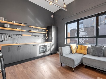1 Bed Flat, Chapmans Passage, B1