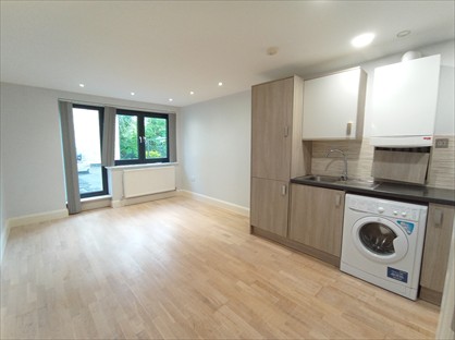 2 Bed Flat, Allenby House, EN4