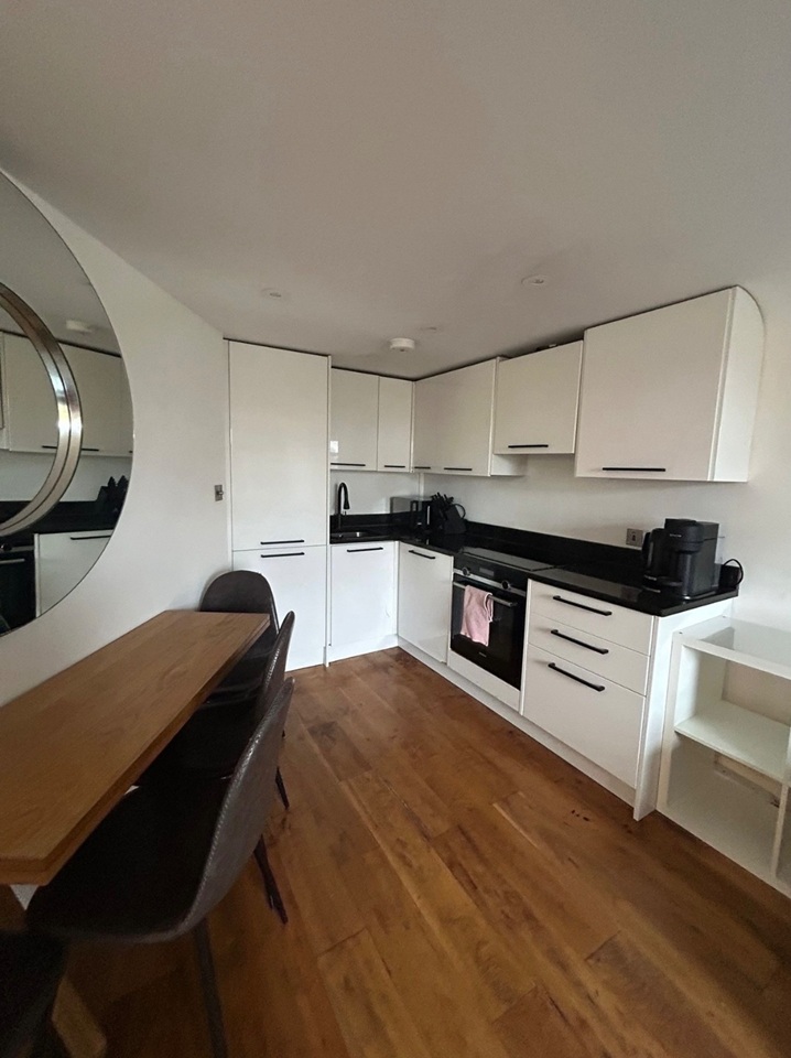 Additional image 3 of 2 Bed Flat, Belgrave Rd, SW1V, N1 7GU