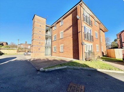 2 Bed Flat, Greengate Lane, M25