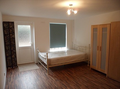 2 Bed Detached House, Woodseer St, E1