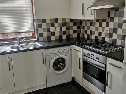 1 Bed Flat, Portland Place, KT17