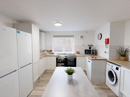 Room in a Shared Flat, Russell St, NG7
