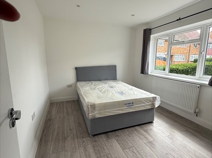 Room in a Shared House, Elsinge Road, EN1