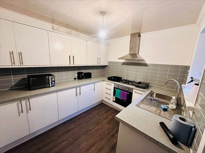4 Bed Flat, Cecil St, G12