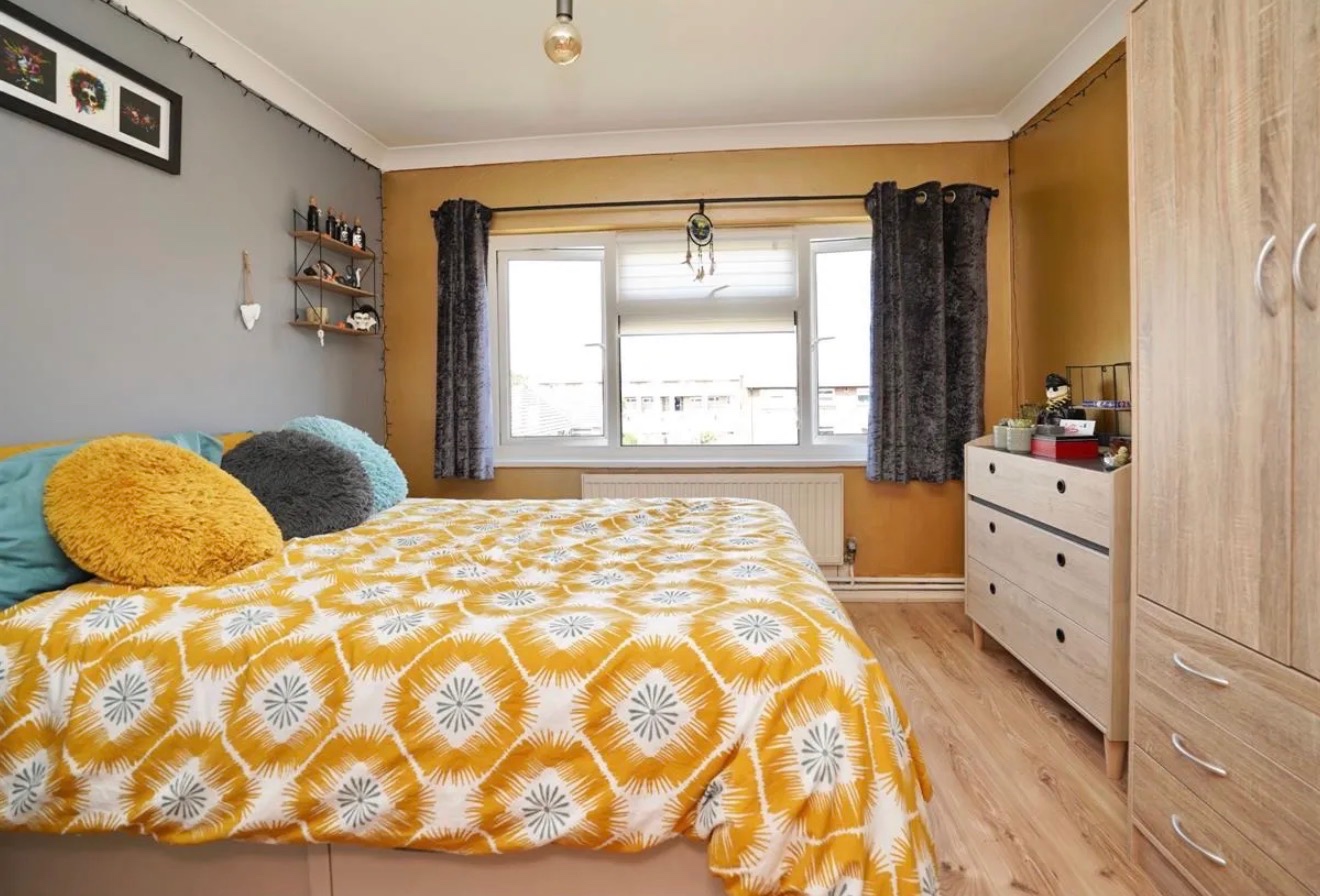 St Neots - 2 Bed Flat, Sandfields Road, PE19 - To Rent Now for £1,050. ...