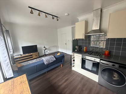 1 Bed Flat, Dalston Lane, E8