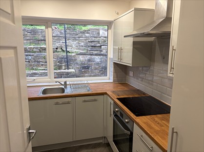 2 Bed Bungalow, St Johns Drive, HD1