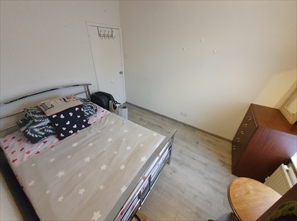 Room in a Shared House, Leonard Close, S2