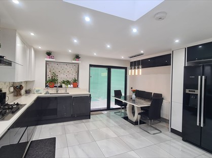 3 Bed Terraced House, Warden Avenue, HA2