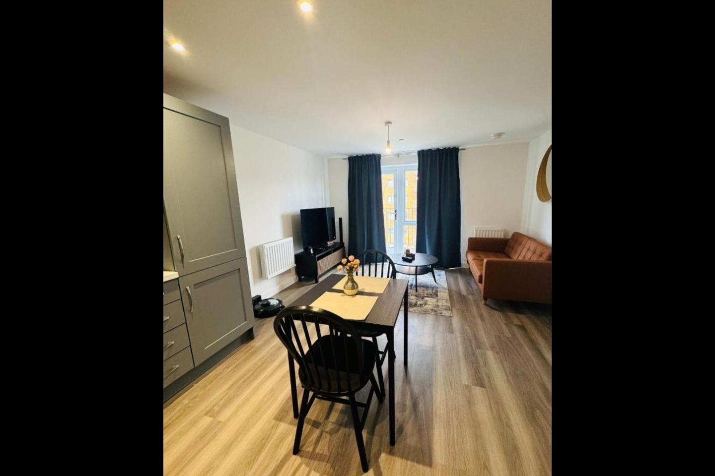 1 Bed Flat, John Thornycroft Road, SO19 photo 5