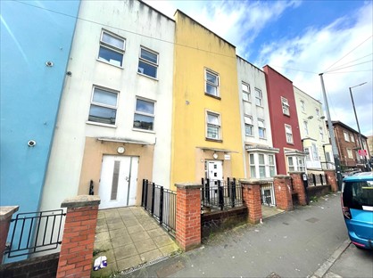 2 Bed Flat, Carnival Court, BS2